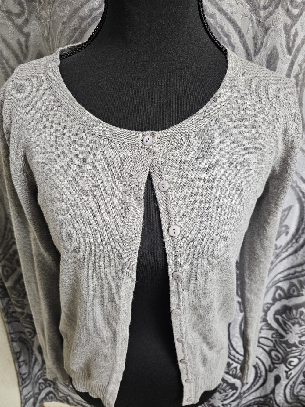 4 x $15 debut Light Gray Button-Front Knit Cardigan - Picture 1 of 9